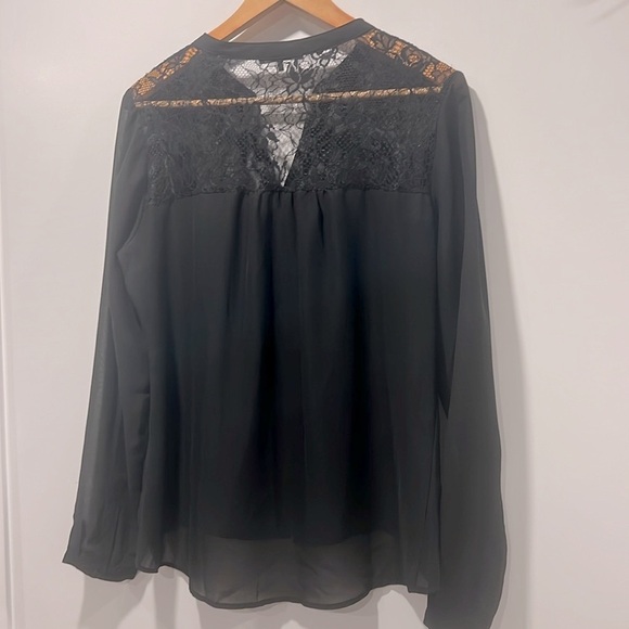 Sheer black blouse with lace shoulders - Picture 2 of 8